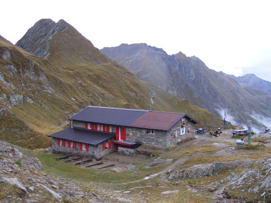 Rifugi e Bivacchi d''Italia.......